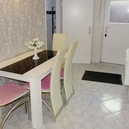 Appartement 1 Bedroom Nice In Wendtorfer Strand
