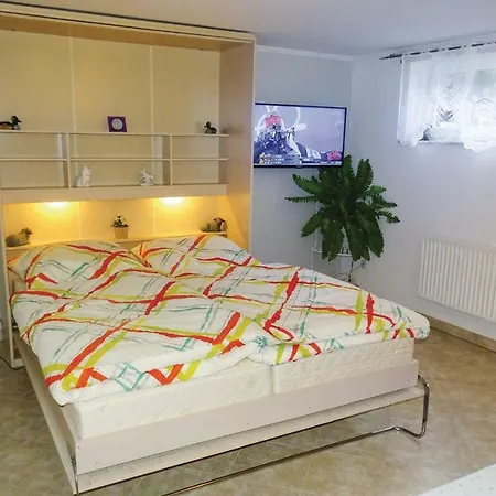 1 Bedroom Nice In Wendtorfer Strand