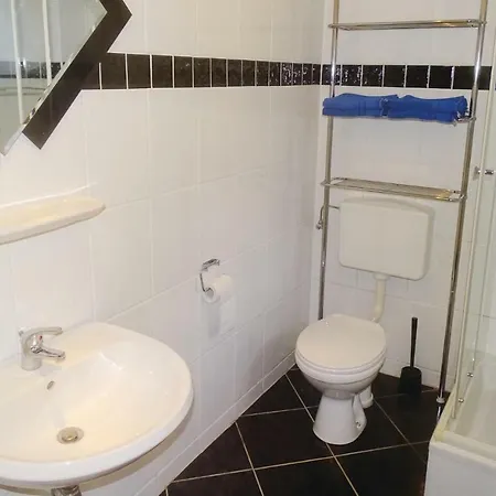 1 Bedroom Nice In Wendtorfer Strand *